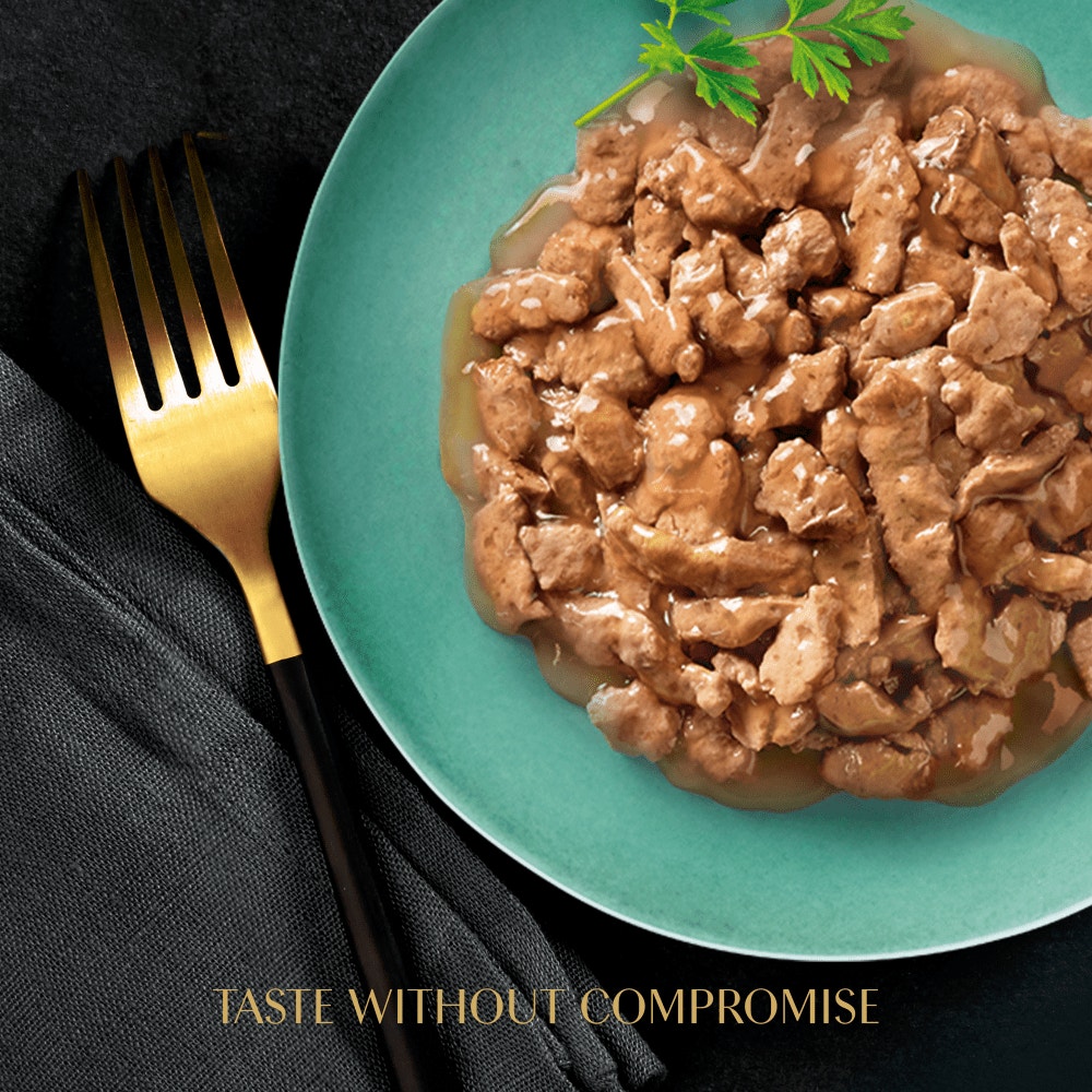 SHEBA® Select Slices Trays Poultry Selection in Gravy 8 & 32 x 85g - 2